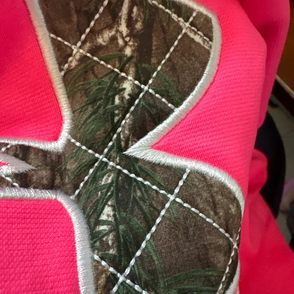 Under Armour Women’s Pink Camo Logo Hoodie Sweatshirt Size Large - Picture 5 of 6